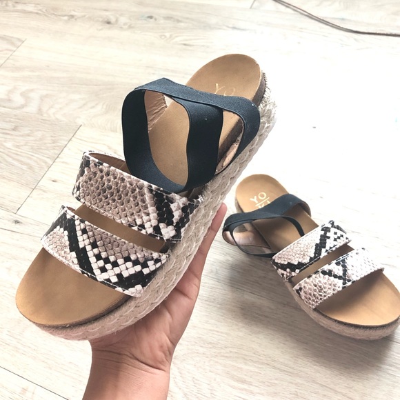 NEW: Wedge Snakeskin Yarn Sandal - Picture 6 of 6